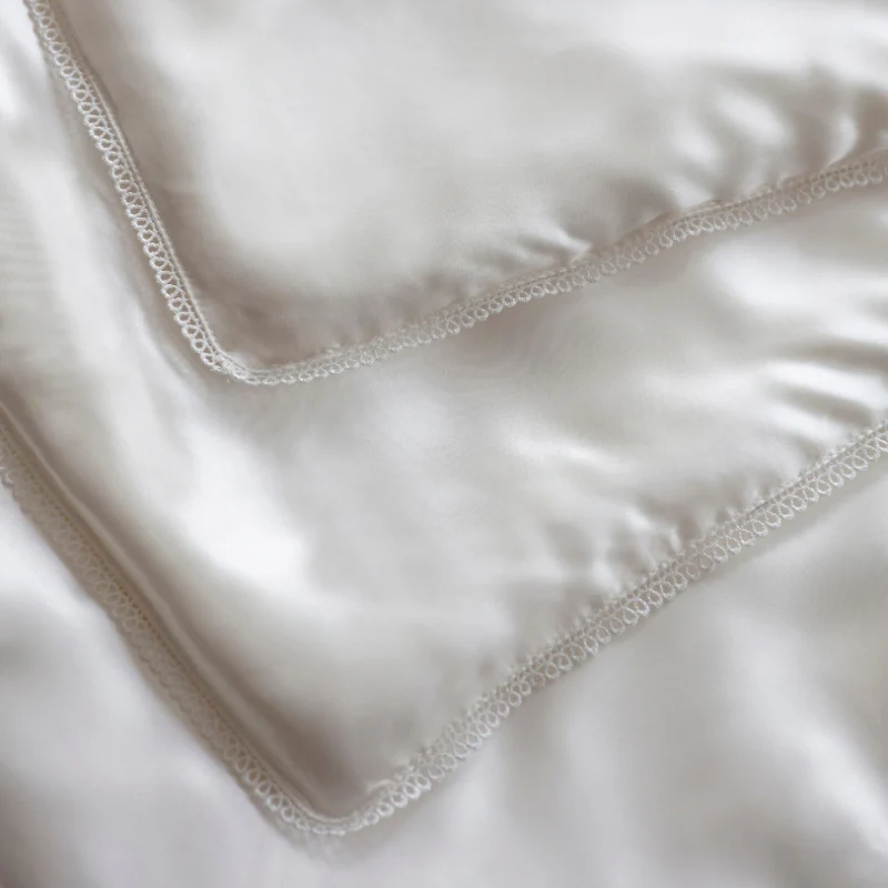 Silk Filled Silk Covered Duvet All Seasons Weight - Image 4